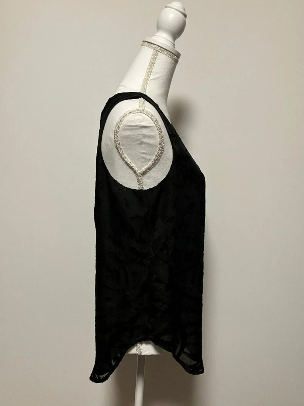 Cabi Jubilee Velvet Burnout Overlay Tank Top Black Blouse Style 148 Size Small - Picture 3 of 8